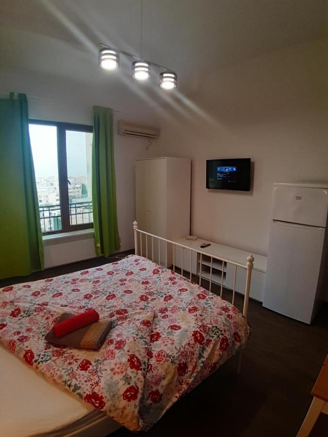 Romantic Calm Apartments Piata Universitate Bucarest Esterno foto